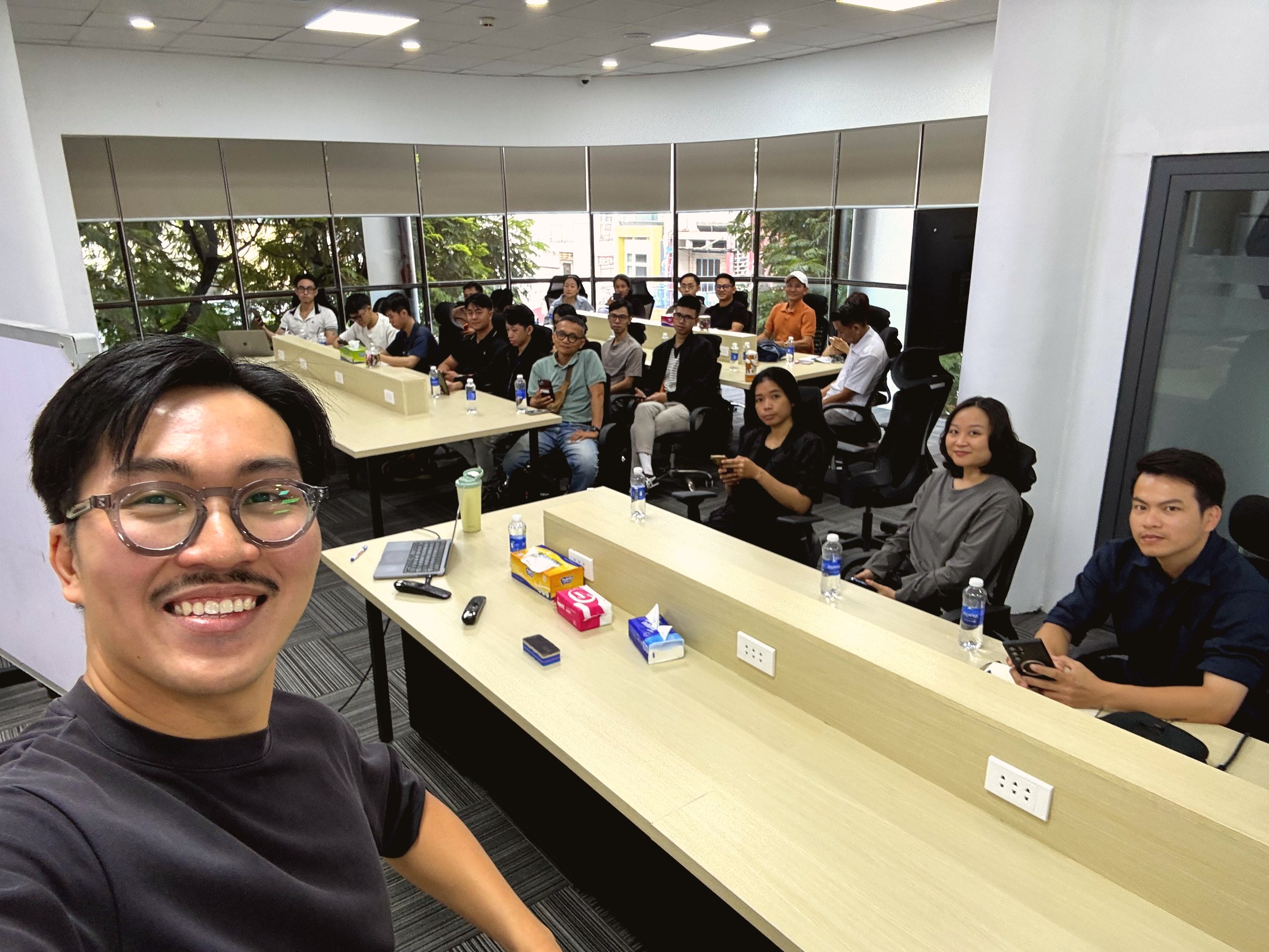 Huy Dao và phòng Business Preview tại Hòa Hưng